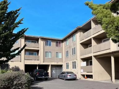 Main picture of 90 Kent Ct