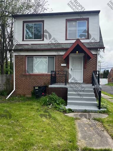 Main picture of 19269 Hawthorne St
