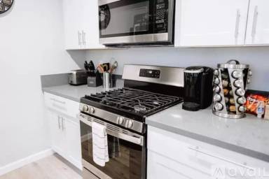 Main picture of 11153 1/2 Morrison St