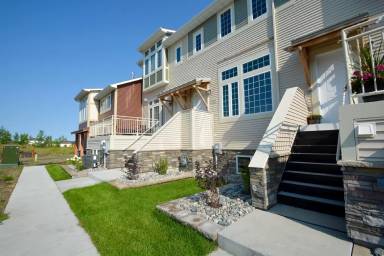 Main picture of 3313 5th Way E