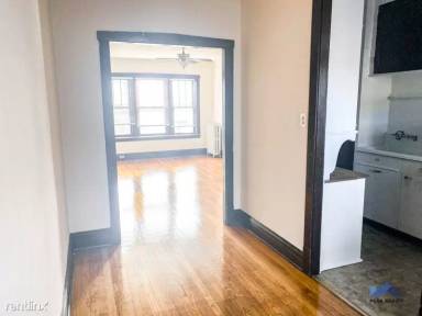Main picture of 1202 W Altgeld St