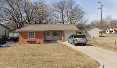 Main picture of 2030 N Saint Louis Ave