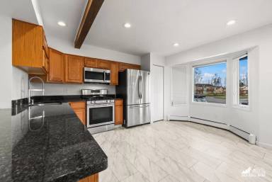 Main picture of 6627 Zurich St