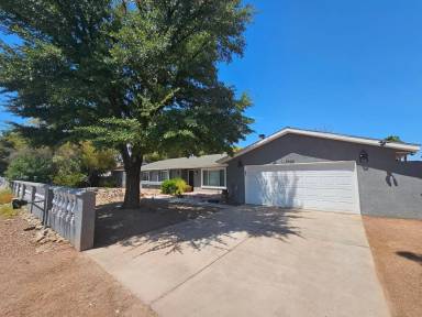 Main picture of 5565 Annie Oakley Dr