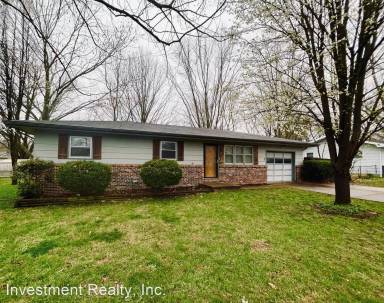 Main picture of 143 S Dennis Ave