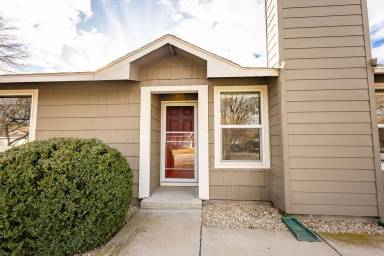 Main picture of 7099 Lamplighter St