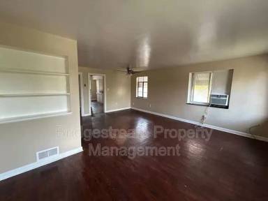Main picture of 960 Sherwood Dr
