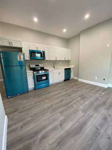 Main picture of 123 N Lake Ave