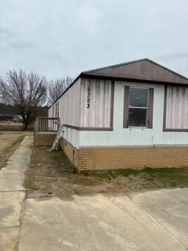 Main picture of 2323 Wysteria Ln S