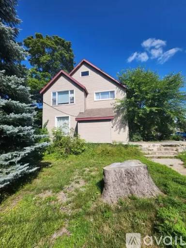 Main picture of 302 N Center Ave