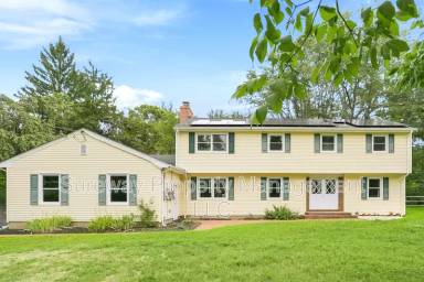 Main picture of 957 Cherry Hill Rd