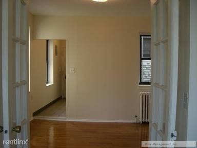 Main picture of 54 W 106th St