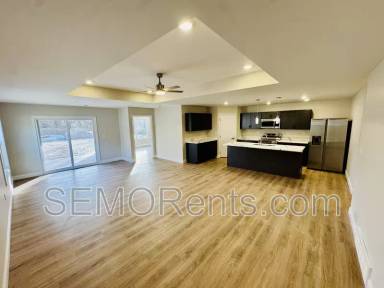 Main picture of 2937 Shadow Wood Ln