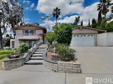 Main picture of 2812 La Praix St