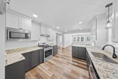 Main picture of 105 3rd St