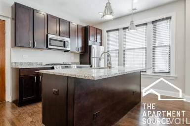 Main picture of 2556 W Argyle St