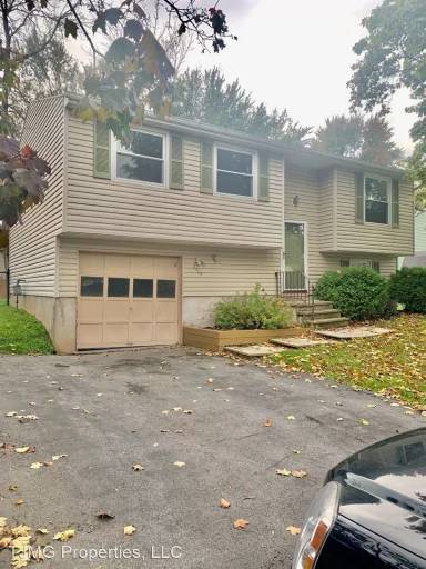 Main picture of 5005 Dahlia Cir