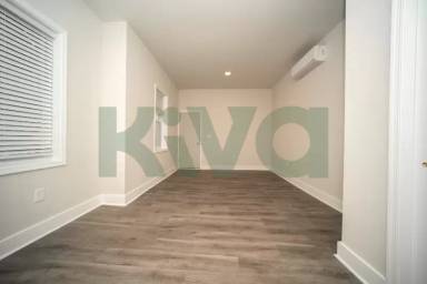 Main picture of 2131 S Alden St