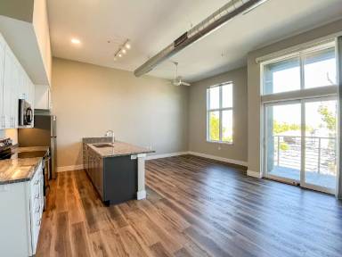 Main picture of 404 Carl Smith St