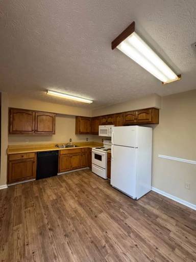 Main picture of 1346 Kent Dr