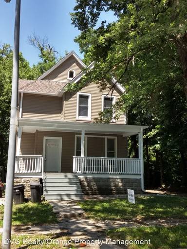 Main picture of 4038 Seward St