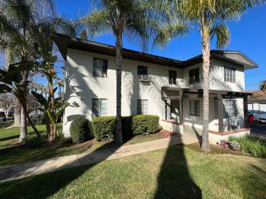 Main picture of 435 Cajon St