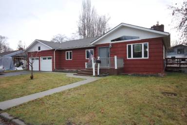 Main picture of 819 E 10th St