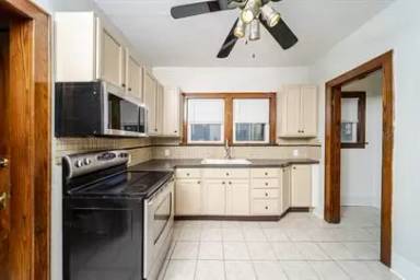 Main picture of 520 Warren St