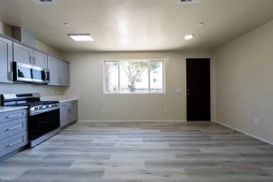 Main picture of 1001 E 33rd St
