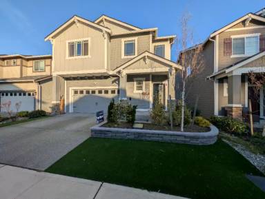 Main picture of 912 119th Ave SE