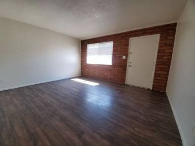 Main picture of 1000 S Dorsey Ln