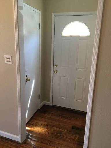 Main picture of 4526 Peach St