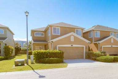 Main picture of 3701 Titanic Cir