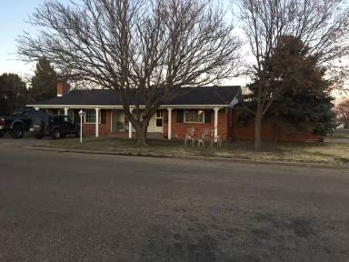 Main picture of 1000 Oak Ave