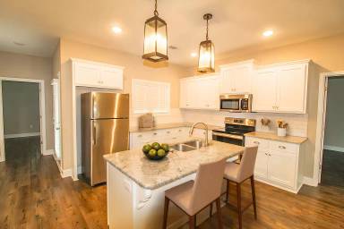 Main picture of 18 Grove Cir