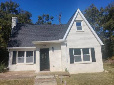 Main picture of 1128 Peter Pan St