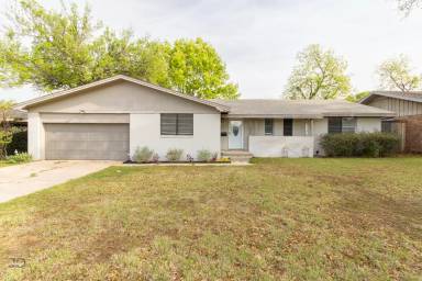 Main picture of 1556 Singleton Ave