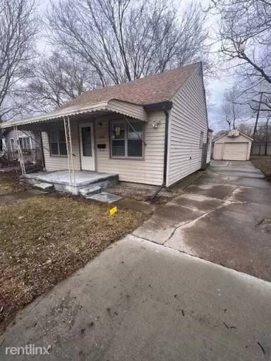 Main picture of 8718 Paige Ave