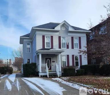Main picture of 820 S 2nd St