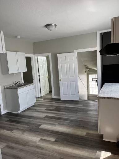 Main picture of 2246 S 31st St