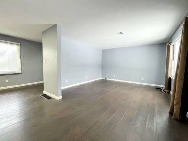 Main picture of 138 1/2 Adam St
