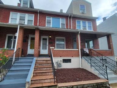 Main picture of 428 W Greenleaf St