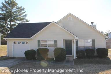 Main picture of 152 Inverness Trce