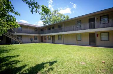 Main picture of 400 Live Oak St