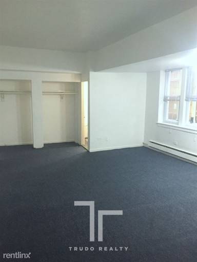 Main picture of 5710 N Winthrop Ave