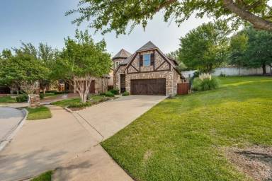 Main picture of 4046 E Hill Dr