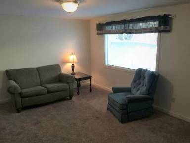 Main picture of 830 1/2 Breckenridge St