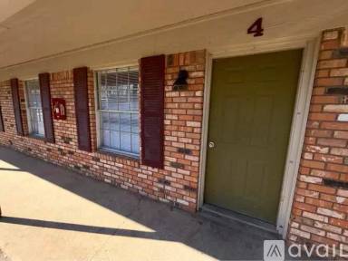 Main picture of 712 E Craven Ave