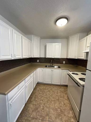 Main picture of 3791 Daisy St