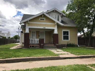 Main picture of 204 E 14TH